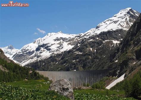 Diga Di Place Moulin Valle D Aosta Andiamo In Valle D Aosta