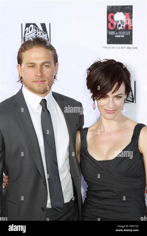 Charlie Hunnam And Maggie Siff Hi Res Stock Photography And Images Alamy