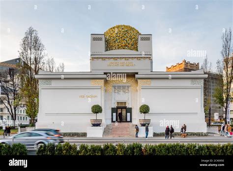 Vienna Secession Building With Text Der Zeit Ihre Kunst Der Kunst Ihre