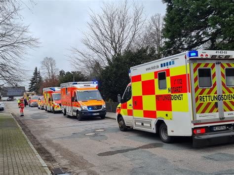 FW Bad Segeberg 4 Personen Aus Verrauchtem Wohnhaus Gerettet