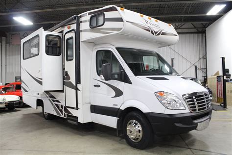 Venture Out In This 2011 Freightliner Motorhome