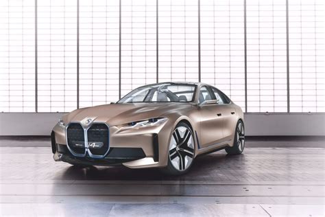 BMW Concept i4 antecipa novo elétrico para 2021