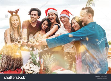 21,027 Christmas Party Tropical Images, Stock Photos & Vectors ...