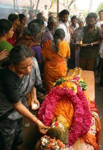 Hindu Funeral Cremation Guide: The Ceremony, Beliefs, Customs, & More