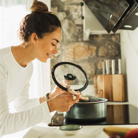 Ronda Rousey Looks Incredible In Wonder Woman Bikini Parade