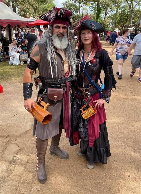 Pin By Teresa Clairmont On Pirates And Vikings Renaissance Outfit