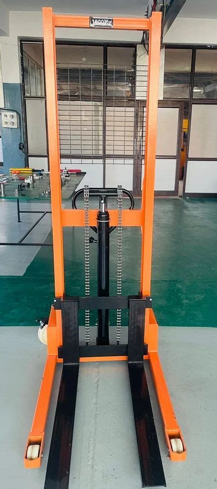 1 Ton Hydraulic Hand Stacker For Goods Lifting At Rs 20000 Piece In