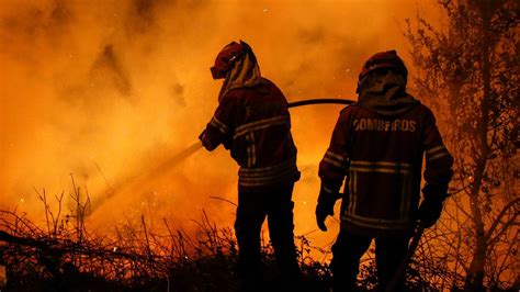 Portugal Bislang 39 Tote und 63 Verletzte bei Waldbränden DER SPIEGEL