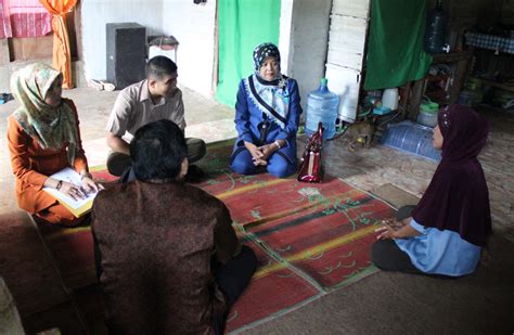 Kunjungan Pimpinan Institusi Dan Prodi Ke Rumah Mahasiswa Penerima