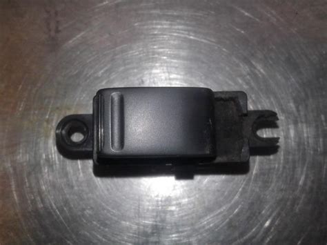 Electric Window Switch Nissan Almera 1 5 16v 2606z