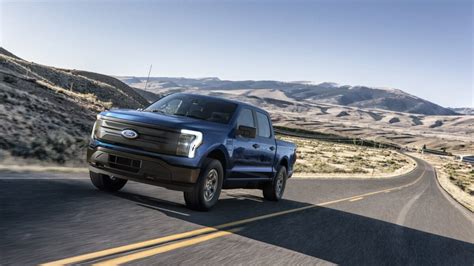 2022 Ford F-150 Lightning: 29 Exterior Photos | U.S. News