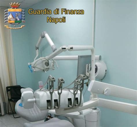 Centro Direzionale Guardia Di Finanza Scopre Falso Dentista Denunciato