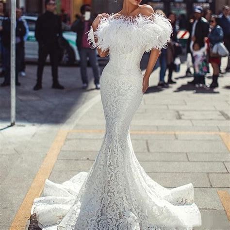 2020 White Feather Prom Dresses Sexy Off The Shoulder Mermaid Evening