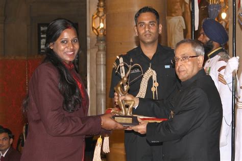 Geethu Anna Rahul receiving Arjuna Award at Cricketnmore