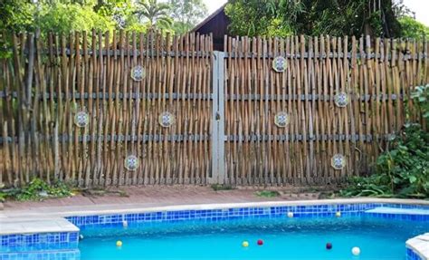 15 Stylish Pool Fence Design Ideas [with Photos]