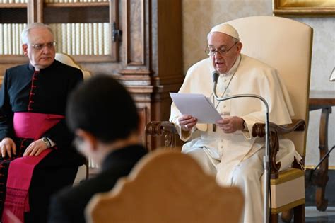 Papa Francesco Un Mondo Senza Armi Nucleari La Voce E Il Tempo