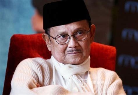 Melihat Kepemimpinan Inspiratif Bj Habibie