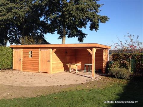 Houten Tuinhuis Met Overkapping En Brandhoutberging Te Hardenberg