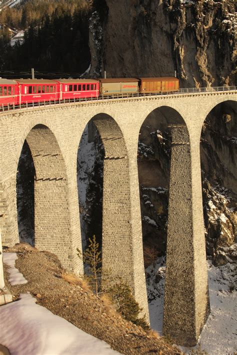 Zug Der Rh Tischen Bahn Rhb Im Landwasserviadukt Viadukt Flickr