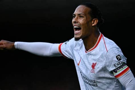 Van Dijk sẵn sàng đàm phán hợp đồng mới với Liverpool