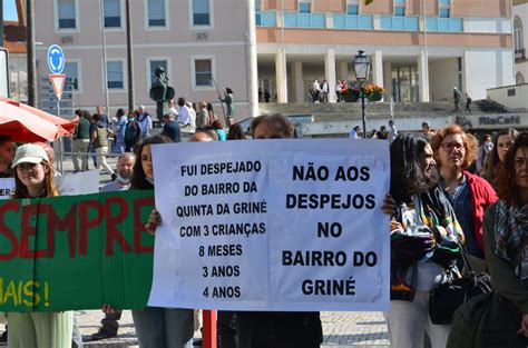 MANIFESTAÇÃO CONTRA OS DESPEJOS NO BAIRRO DO GRINÉ AVEIRO 25 DE ABRIL