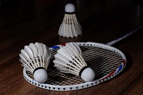 7 Peralatan Badminton Yang Wajib Ada Saat Bermain Badminton