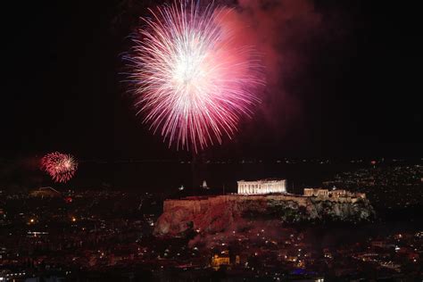 L Arrivo Del Nuovo Anno Nelle Grandi Citt Le Foto Giornale Di Sicilia