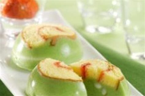 Puding Roll Pandan Kelapa Muda Sajian Sedap