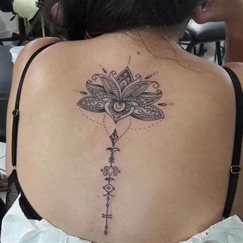 Tatuagem Na Coluna D I Tattoos Fascinantes Rafaela Gomes