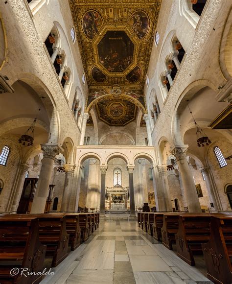 San Nicola di Bari, la basilica asimmetrica | JuzaPhoto