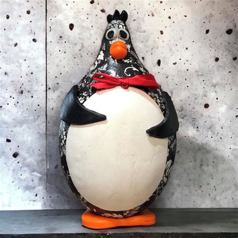 Pinguim de Geladeira Artesanal em Cabaça Decoração 16 18cm Elo7