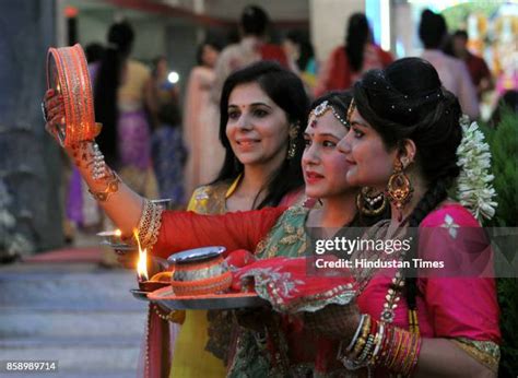 Hindu Married Women Celebrate Karva Chauth Festival Photos And Premium