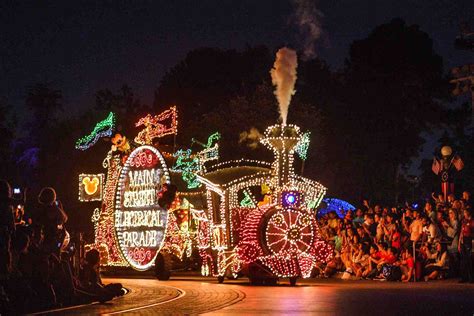 Disneyland Light Parade 2024 - Aili Lorine