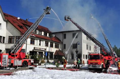 Fotostrecke Kreis Reutlingen Schwerer Brand In Metzingen Zwei Tote