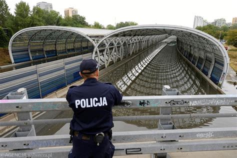 Ulewa w Warszawie Trasa S8 wciąż pod wodą Co na to GDDKiA