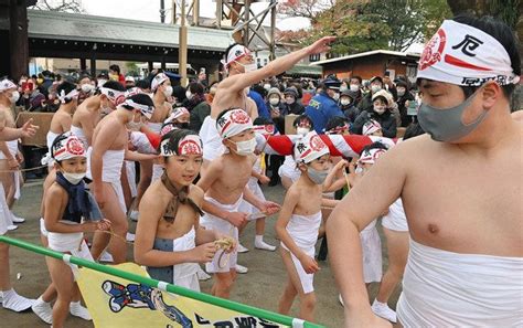 この熱気を待っていた 国府宮はだか祭、もみ合い復活：中日新聞web