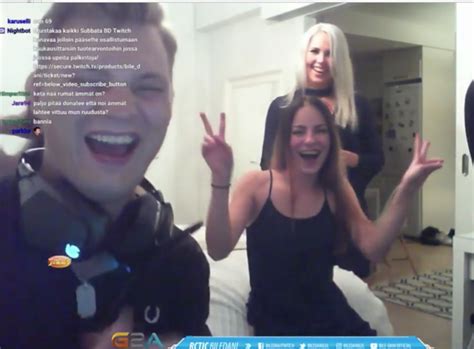 Video Game Streamer Banned After Hot Girls Flash Viewers Video Guy Hut