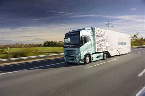 Volvo Trucks V N Mecku Demonstruje Schopnost Sv Ch T K Ch Elektrick Ch