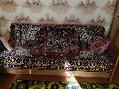 Создать мем "турецкие ковровые дивандеки, кресло на ковре, покрывала на ...