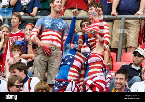 American soccer fans supporting their National team Stock Photo - Alamy