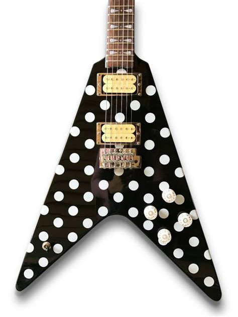 V Shaped Electric Guitar | museosdelima.com