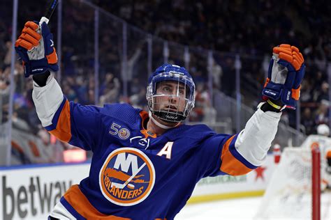 Islanders control playoff destiny again after Penguins' loss