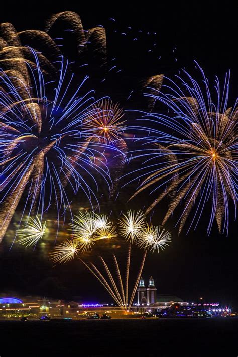 Fireworks at Navy Pier - The World-Famous Billy Goat Tavern