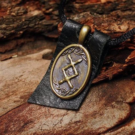 Rune Pendant Inguz Ingwaz Yngvi Rune Yggdrasil Viking Amulet Etsy Runas