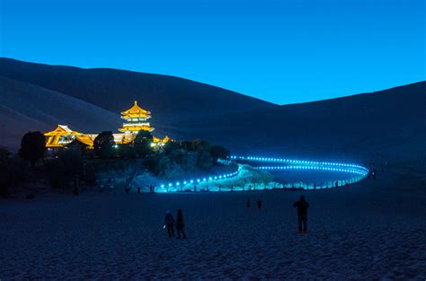 Crescent Lake In Dunhuang Travel Reviews Entrance Tickets Travel