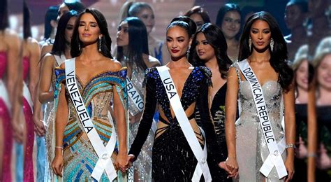 Miss Universo 2022 qué significa la forma en que se agarran las manos