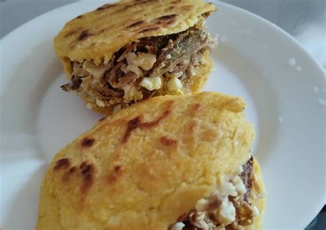 Arepas🫓 Rellenas 🍖de Costilla Y Huevo🍳🫓 Receta De Natalie Camargo Cookpad