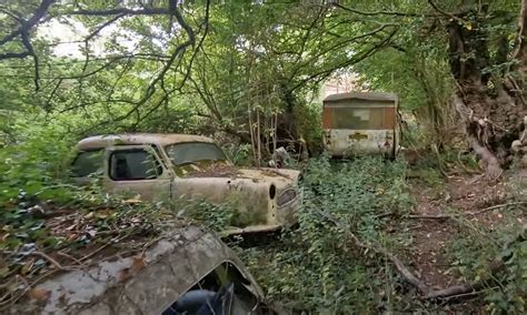 Abandoned, Mysterious Farmhouse Has a Massive Classic Car Graveyard ...