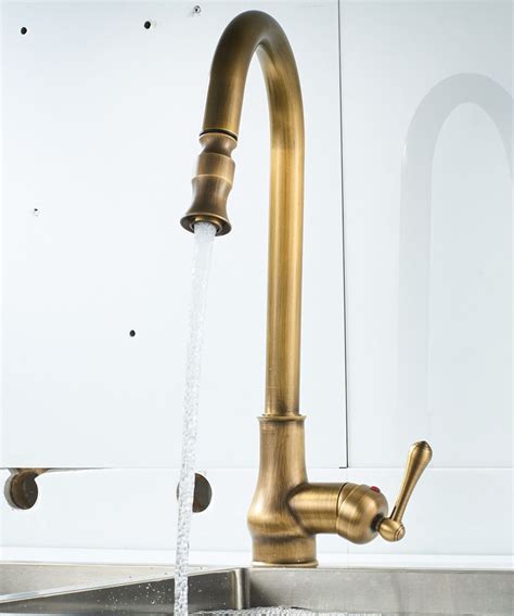 2020 Europe Antique Brass Mixer Pull Out Hot And Cold Water Tap Sink