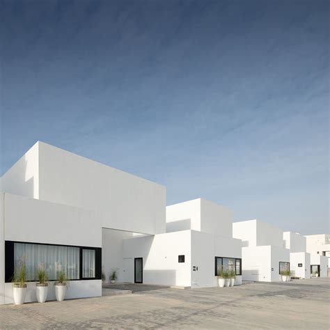 Associated Architects Partnership Completes Five Villas With Clear